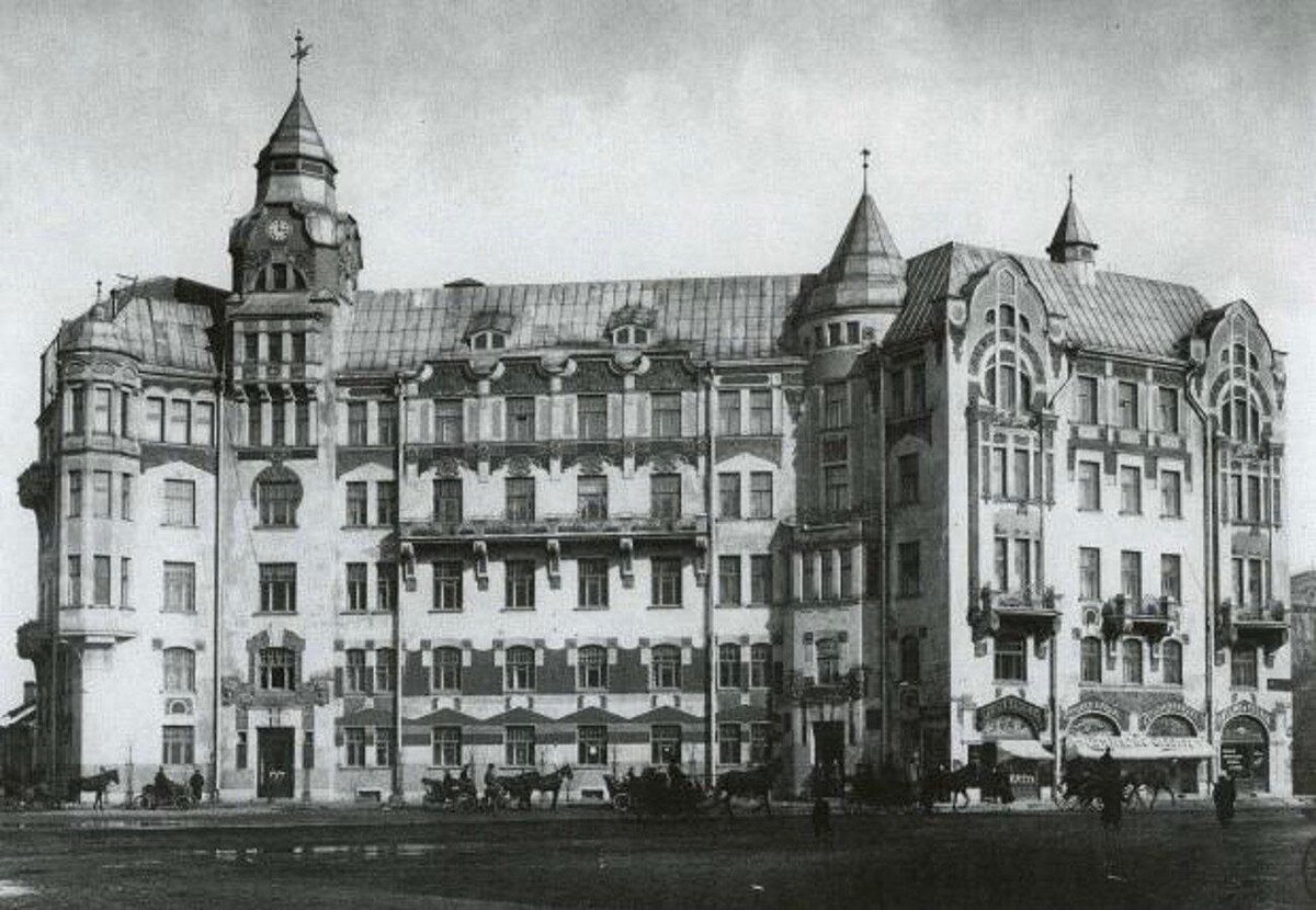 «‎Иметь доходный дом в Петербурге так же выгодно, как и владеть золотыми приисками в Сибири»‎: из истории доходных домов