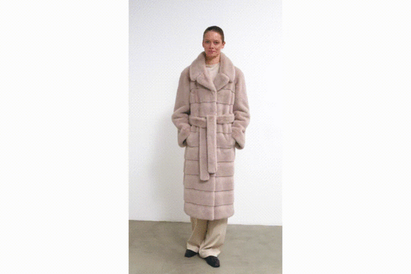 10+ модных шуб из искусственного меха и образы с ними