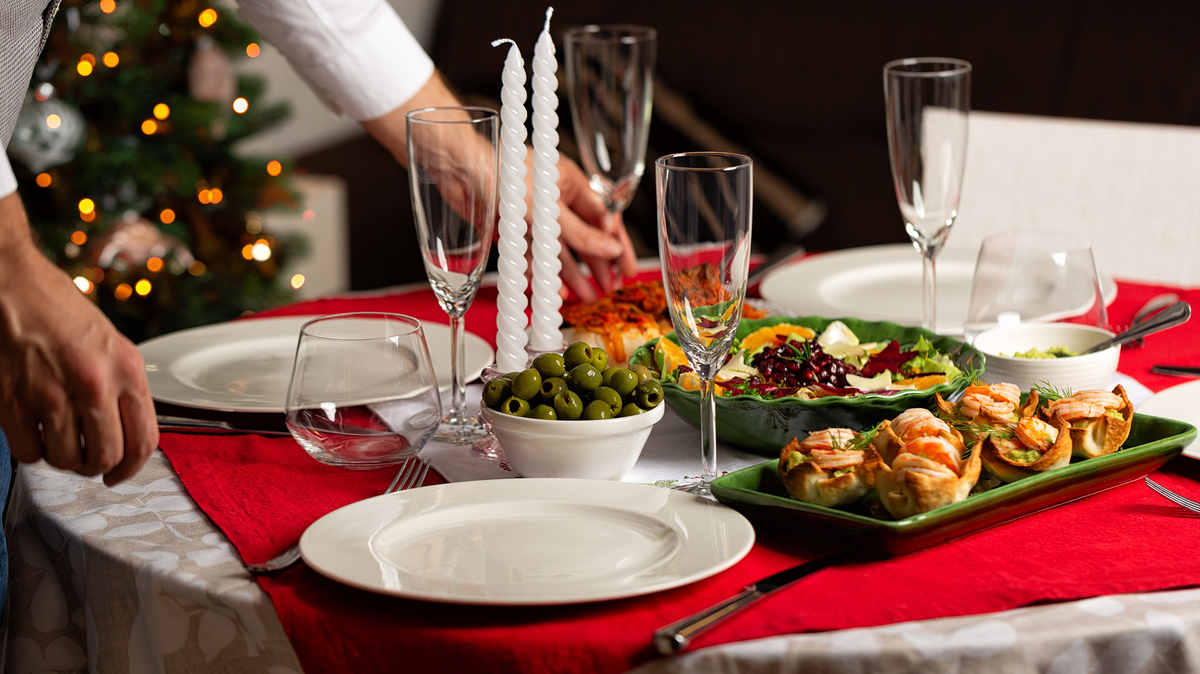 Новый год по-средиземноморски: 6 закусок без майонеза