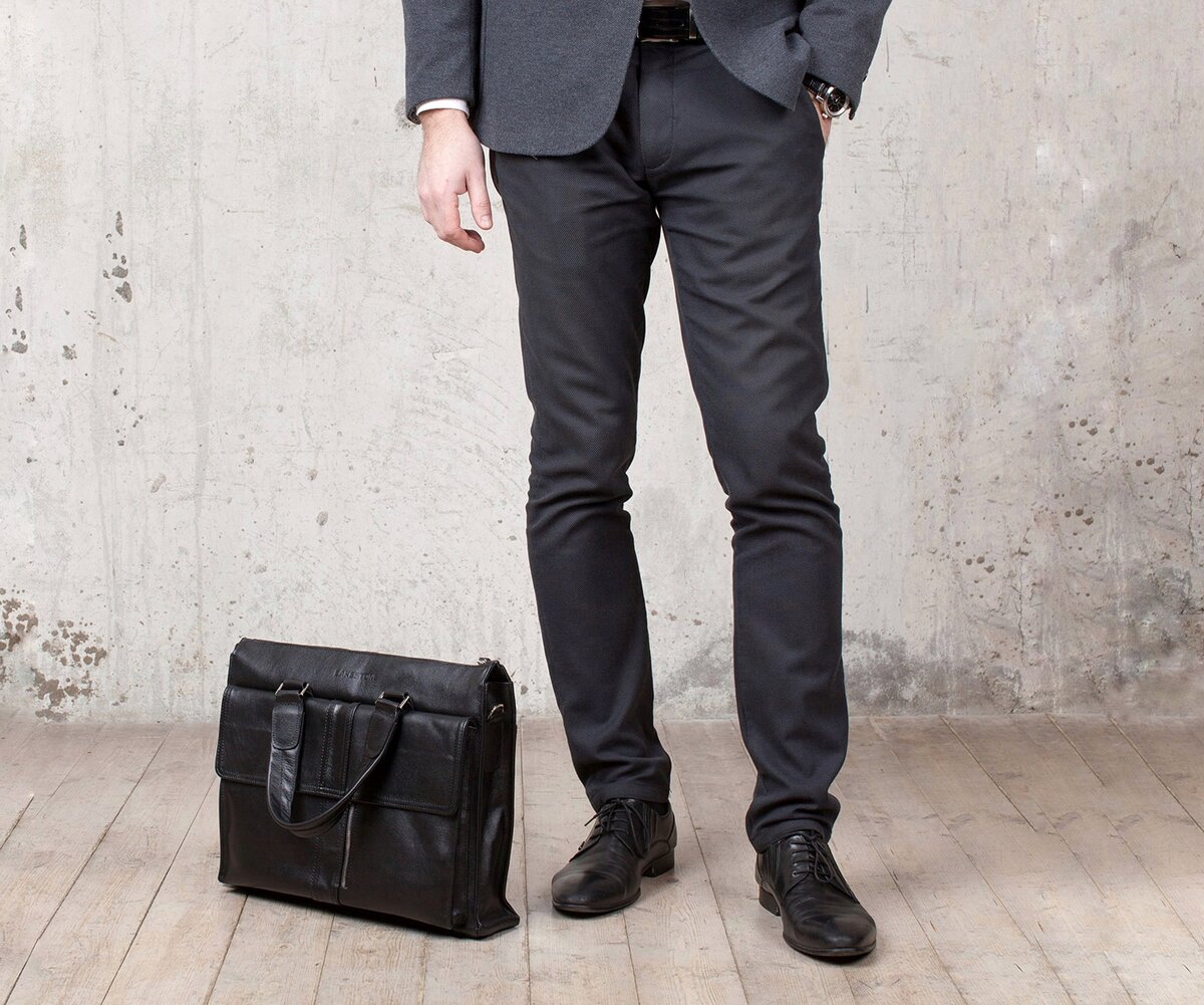 Рассказываю, как выбирал мужскую сумку для работы: качественную, стильную и не сильно дорогую. Оказалось, это не так просто