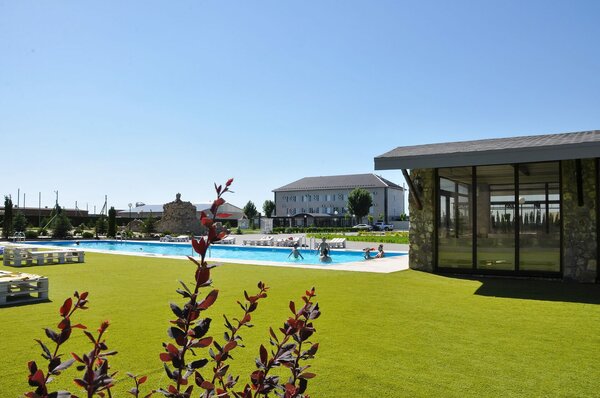 Семейный отдых в"Сотнике": выгодно, полезно и комфортно!