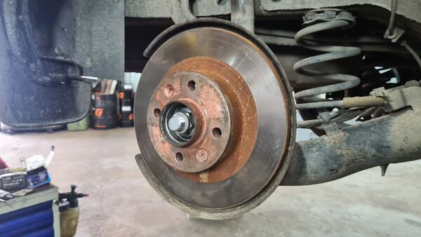 Почему для автомобилей Лада выбирают автосервис StoVesta