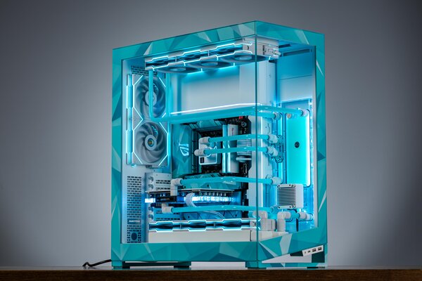 Когда жидкостное охлаждение становится произведением искусства