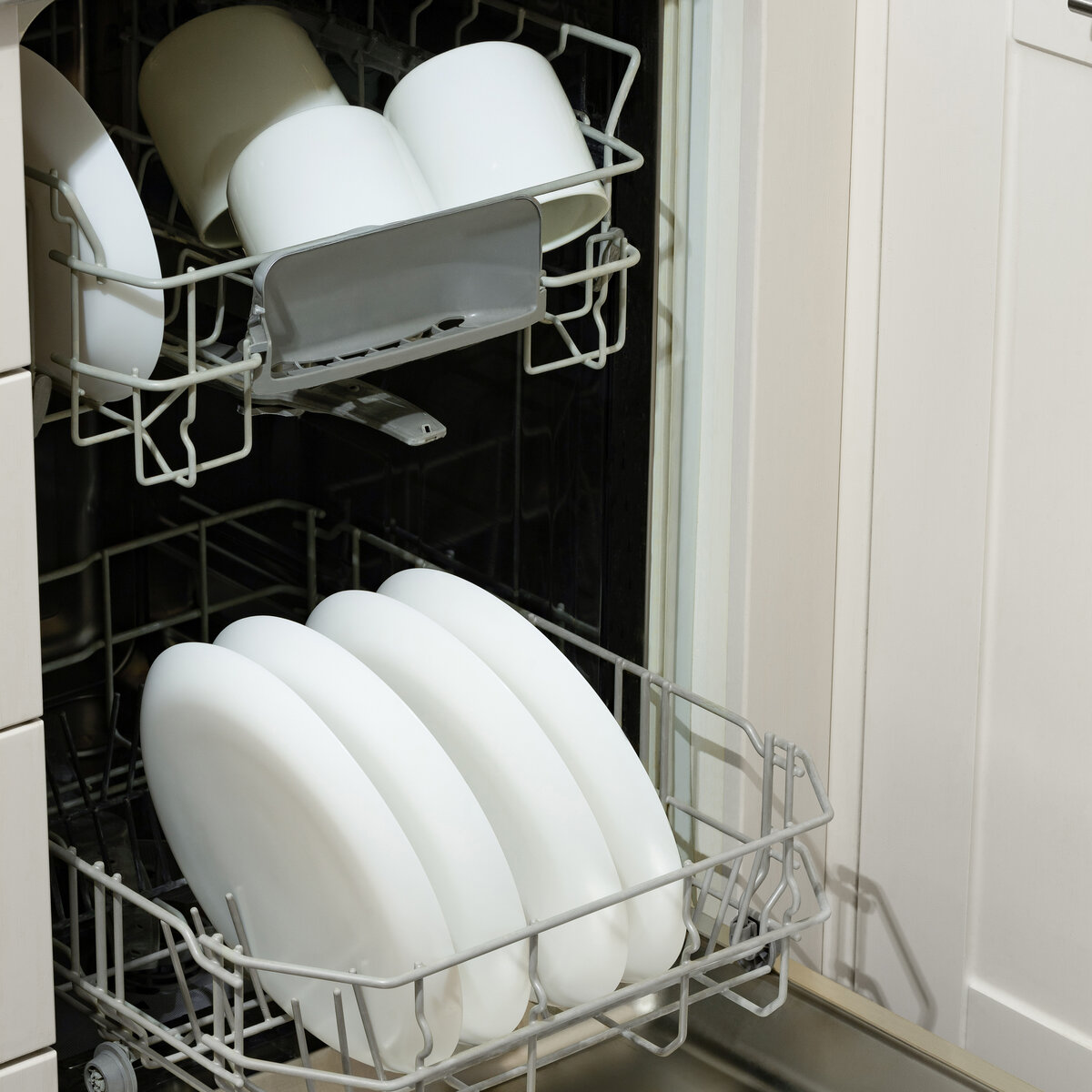 Как продлить жизнь посудомойки и чистоту посуды