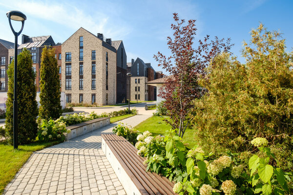 Большинство домов уже сдано и заселено, территория ЖК наполнена активной жизнью