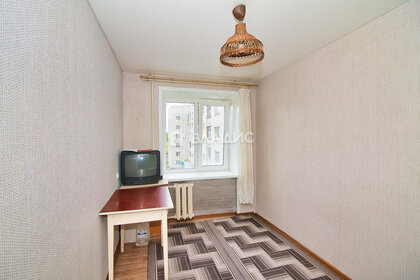 Купить трехкомнатную квартиру с большой кухней у метро Геологическая в Екатеринбурге - изображение 20