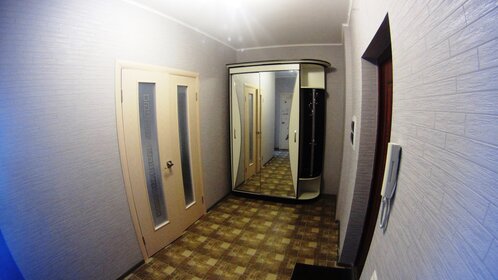 56 м², 1-комнатная квартира 1 800 ₽ в сутки - изображение 96