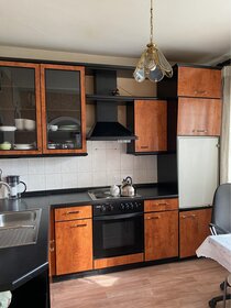 Купить двухкомнатную квартиру без отделки или требует ремонта в Корсакове - изображение 36