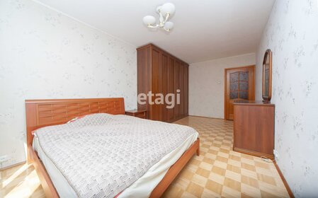 Купить трехкомнатную квартиру в брежневке в районе Московский в Санкт-Петербурге и ЛО - изображение 24