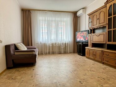 Купить трехкомнатную квартиру с большой кухней в районе Калининский в Санкт-Петербурге и ЛО - изображение 35