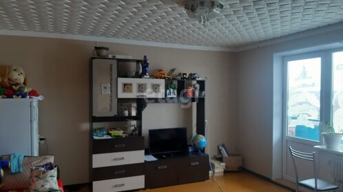 Купить квартиру рядом с метро и без отделки или требует ремонта в Всеволожском районе - изображение 32