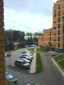 Купить квартиру с большой кухней и с парковкой в Казани - изображение 45