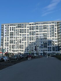 Купить двухкомнатную квартиру с парковкой на улице Суворовская в Петергофе - изображение 2