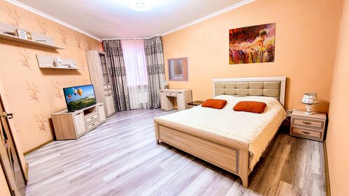 60 м², 2-комнатная квартира 2 100 ₽ в сутки - изображение 86