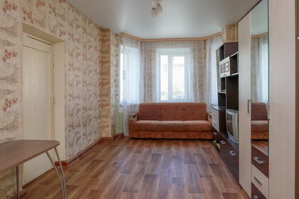 Купить двухкомнатную квартиру в кирпичном доме на улице Валдайская в Шушарах - изображение 1