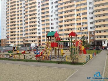 Купить трехкомнатную квартиру с парковкой в районе Заельцовский в Новосибирске - изображение 2