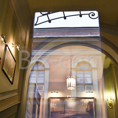 302 м², офис - изображение 1