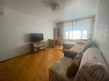 Купить трехкомнатную квартиру с высокими потолками в районе Василеостровский в Санкт-Петербурге и ЛО - изображение 43