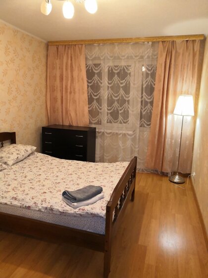 70 м², 2-комнатная квартира 3 300 ₽ в сутки - изображение 79