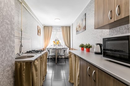 70 м², 2-комнатная квартира 3 500 ₽ в сутки - изображение 55