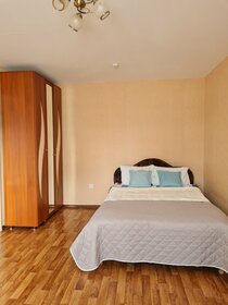 45 м², 1-комнатная квартира 2 500 ₽ в сутки - изображение 62