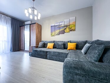 62 м², 2-комнатная квартира 2 100 ₽ в сутки - изображение 128