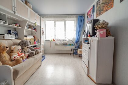 Купить трехкомнатную квартиру в хрущёвке в районе Кировский в Санкт-Петербурге и ЛО - изображение 28