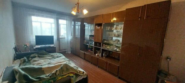 Купить трехкомнатную квартиру с большой кухней в районе Калининский в Санкт-Петербурге и ЛО - изображение 4