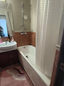 Купить двухкомнатную квартиру в брежневке у метро МЦД Марк в Москве и МО - изображение 1