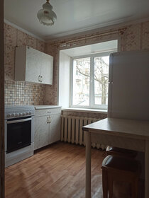 Купить трехкомнатную квартиру с современным ремонтом в микрорайоне «Тополиная аллея» в Челябинске - изображение 34