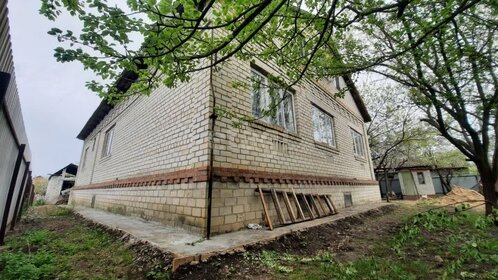 Купить двухкомнатную квартиру с высокими потолками в Новочеркасске - изображение 23