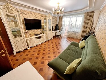 Купить двухкомнатную квартиру с большой кухней в ЖК «Камаполис» в Перми - изображение 19