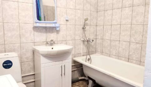 40 м², 1-комнатная квартира 1 800 ₽ в сутки - изображение 39