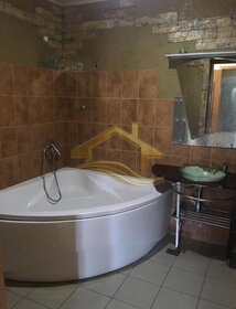 Купить квартиру без отделки или требует ремонта на улице Западносибирская в Тюмени - изображение 1