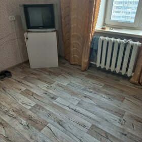 Купить квартиру с дизайнерским ремонтом на улице Пырьева в Москве - изображение 29