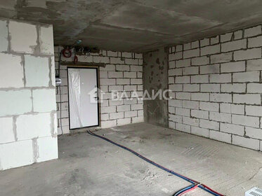 Купить квартиру в новостройке и без отделки или требует ремонта в Тюмени - изображение 3