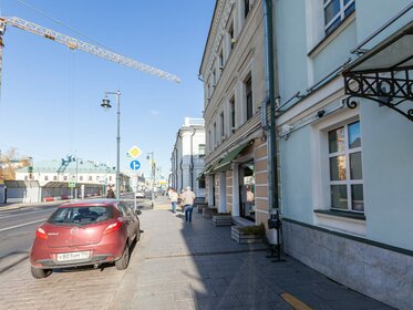 Снять квартиру с парковкой на улице Казарменный переулок в Москве - изображение 35
