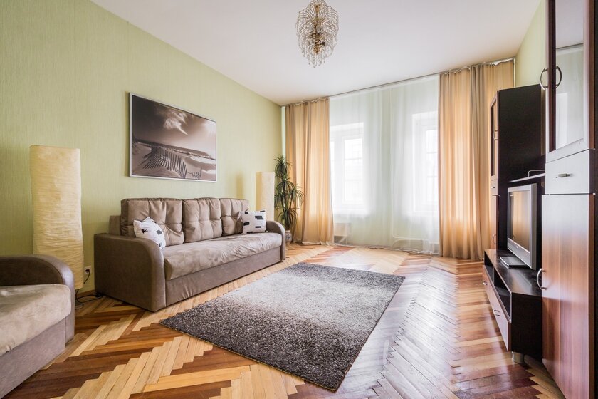 65 м², 2-комнатная квартира 3 990 ₽ в сутки - изображение 1