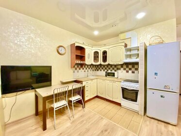 Купить однокомнатную квартиру с большой кухней и в новостройке в Екатеринбурге - изображение 19