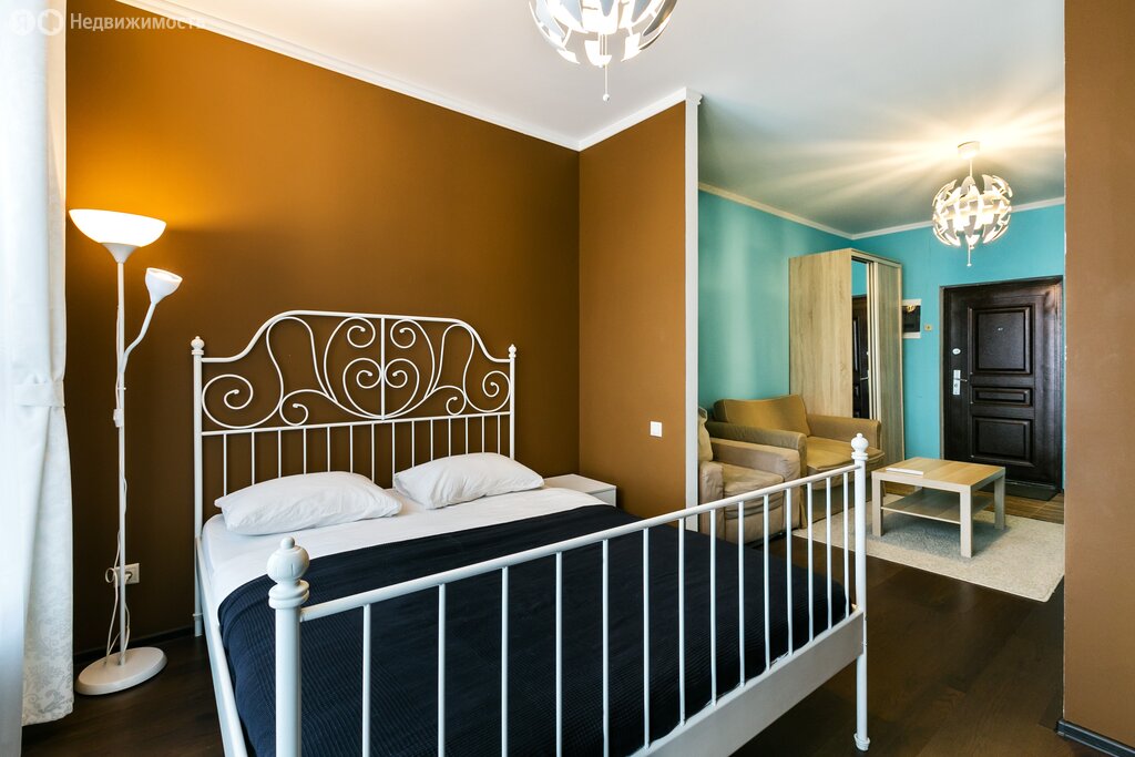 Снять (посуточно) 1-комнатную квартиру 42 м² по адресу деревня ...