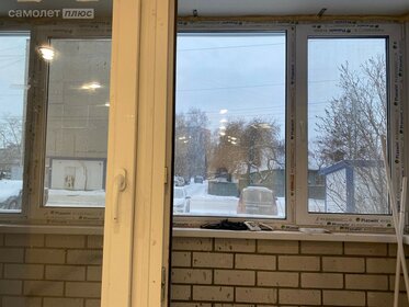 Купить квартиру-студию на вторичном рынке в ЖК «Тихие зори (Красстрой)» в Красноярске - изображение 48