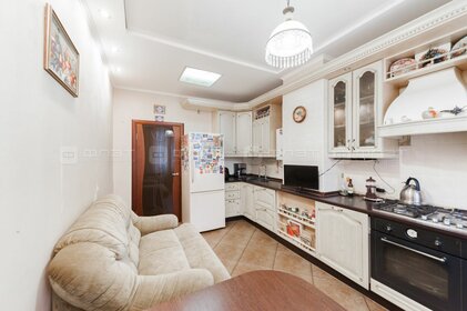 Купить двухкомнатную квартиру в сталинке в Мурманске - изображение 29