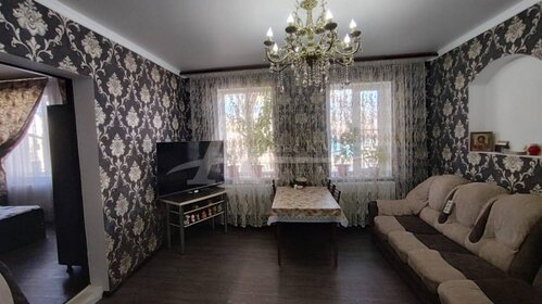 Купить квартиру с высокими потолками и с парковкой в Городском округе Дивногорск - изображение 32