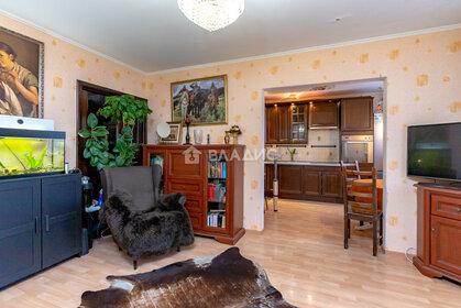 Купить квартиру с европланировкой (с кухней-гостиной) в Когалыме - изображение 22