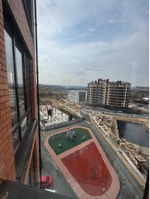 Купить двухкомнатную квартиру до 5 млн рублей в Азове - изображение 30