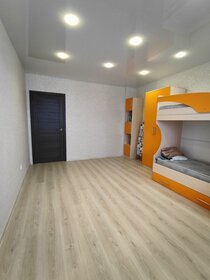 Купить двухкомнатную квартиру с парковкой в Нижнекамске - изображение 39