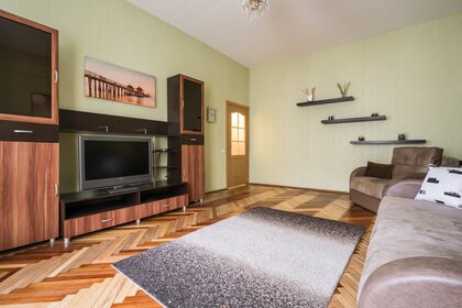 70 м², 2-комнатная квартира 4 100 ₽ в сутки - изображение 71