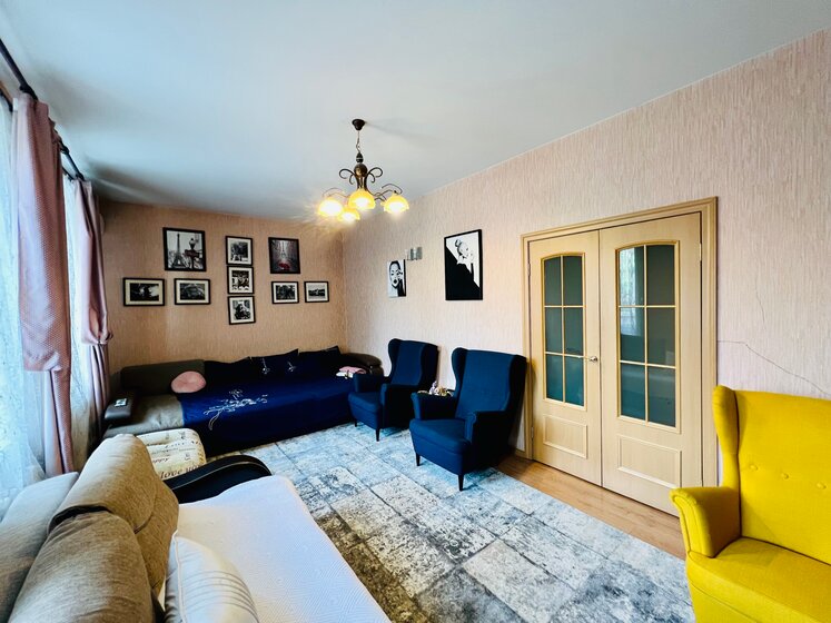 70 м², 2-комнатная квартира 2 500 ₽ в сутки - изображение 47