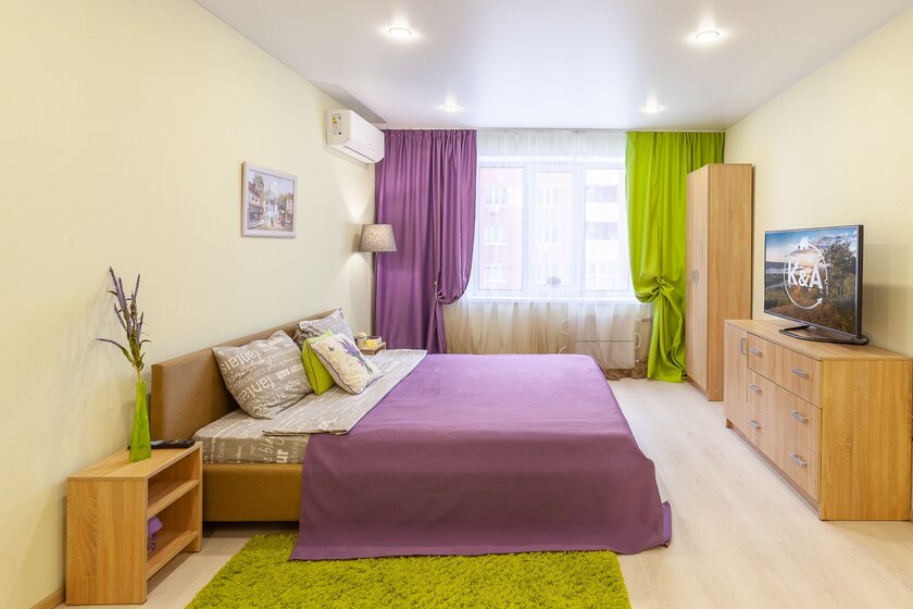 51,1 м², 2-комнатная квартира 2 400 ₽ в сутки - изображение 58