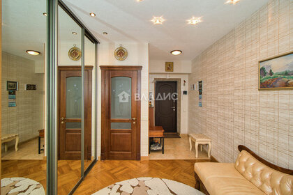 Купить двухкомнатную квартиру с высокими потолками на улице Новгородский проспект в Шушарах - изображение 4